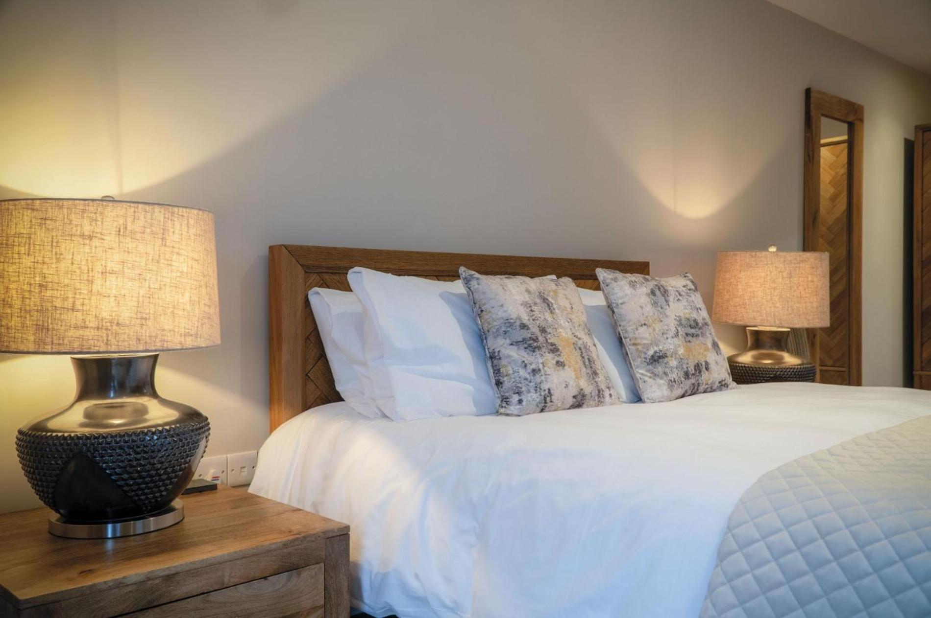 Suite 1 - Sleeping Giant Hotel - Pen Y Cae Inn Brecon Eksteriør billede