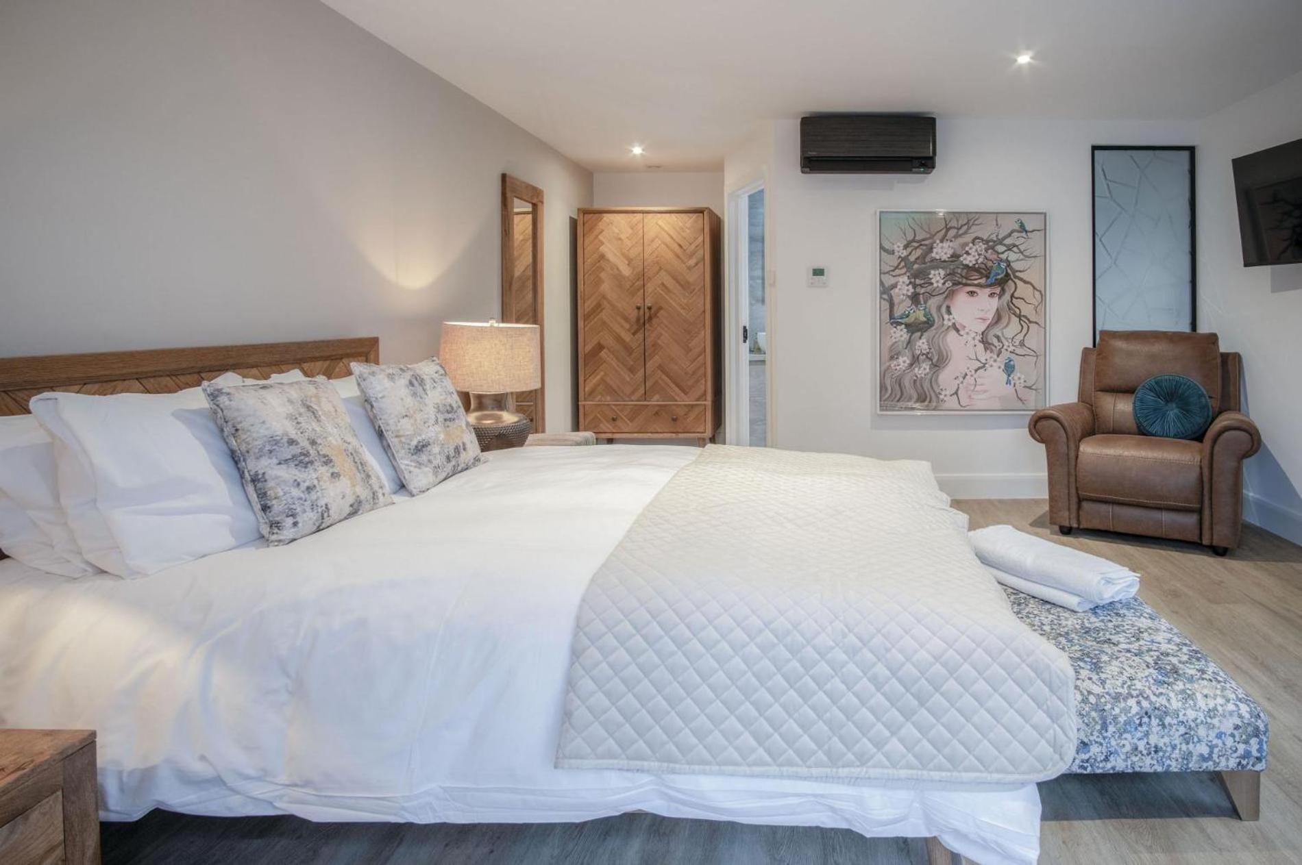 Suite 1 - Sleeping Giant Hotel - Pen Y Cae Inn Brecon Eksteriør billede