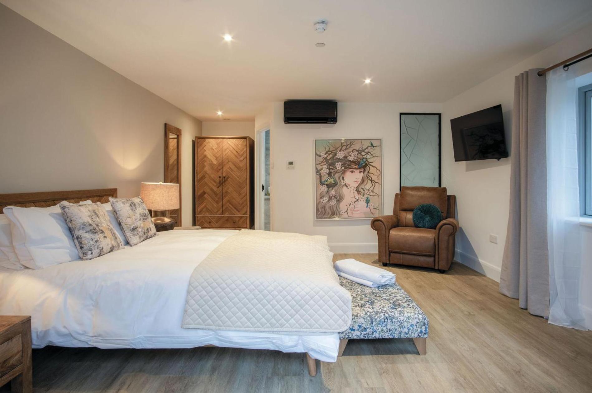 Suite 1 - Sleeping Giant Hotel - Pen Y Cae Inn Brecon Eksteriør billede